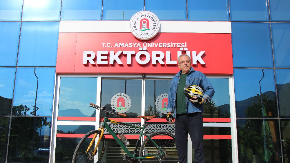 Amasya 'da  Bisikletli Rektör