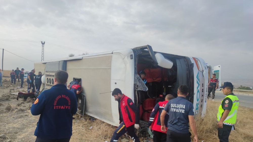 Amasya’da yolcu otobüsü devrildi: Çok sayıda Ölü Ve yaralı var