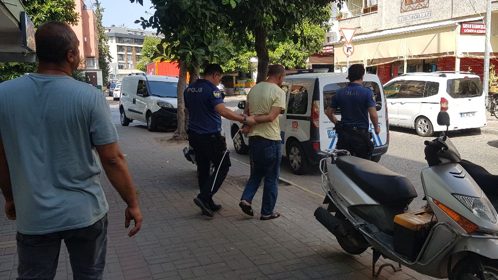 Antalya'da hırsız  ilkinde yakalanmadı ikicisinde yakayı ele verdi