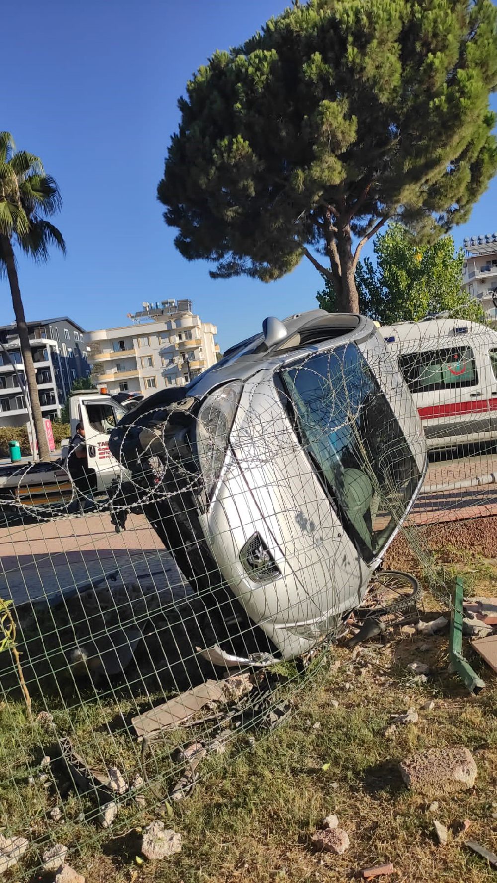 Antalya'da kaza: Sürücü kayıp