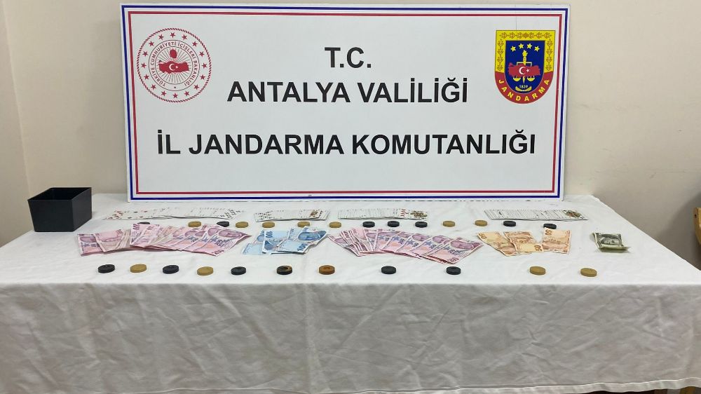 Antalya'da kumar baskını: 6 şüpheli yakalandı