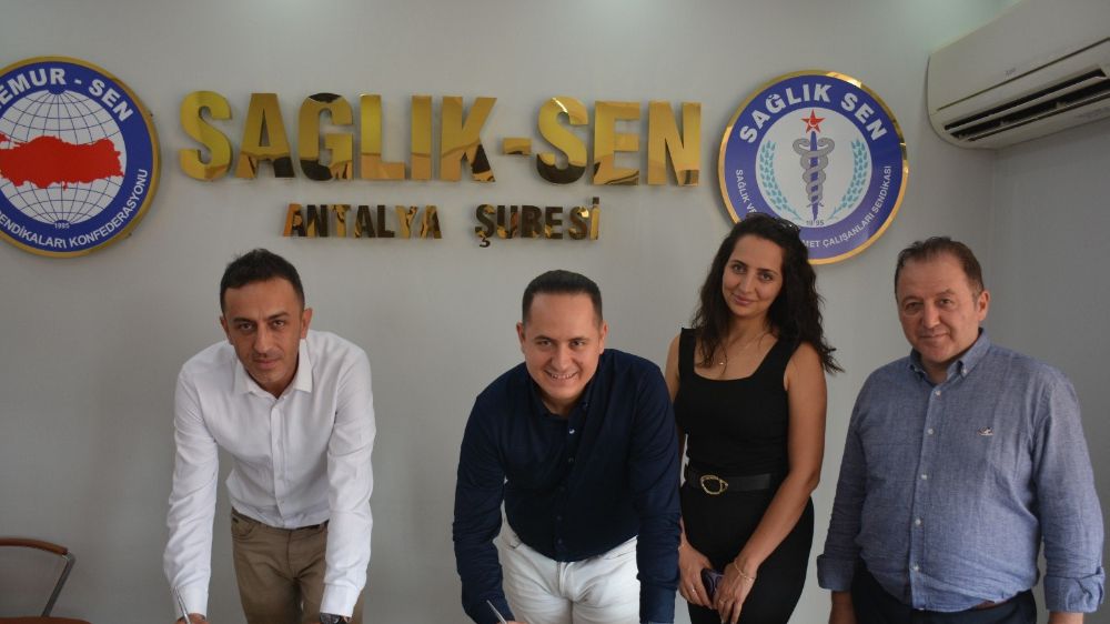 Antalya 'da  Sağlık Sen’den üyelerine özel ücretsiz LGS ve YGS online canlı kurs anlaşması