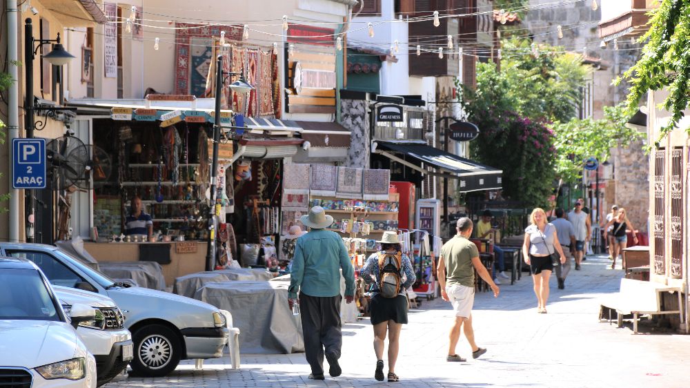 Antalya'da Seçmen sayısı 594 olan tarihi semti yılda 3 milyon turist ziyaret ediyor