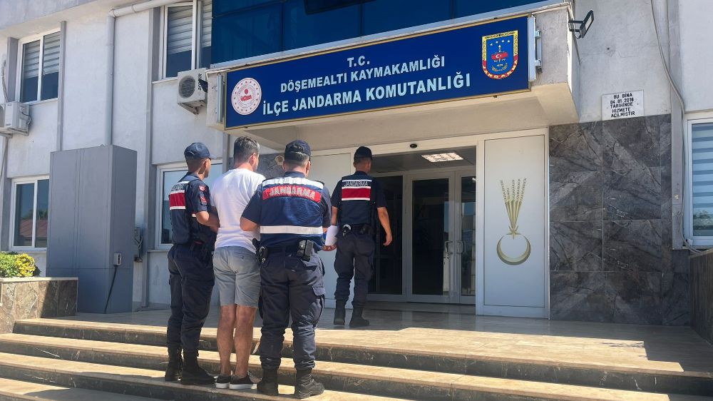 Antalya 'da Uyuşturucu Şüphelileri Yakalandı 