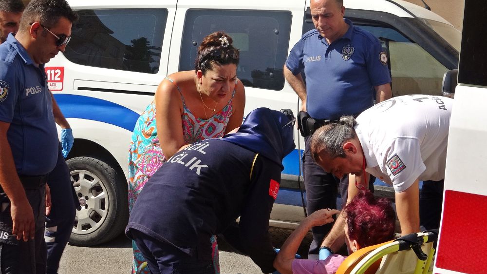 Antalya'da yaşlı kadın 24 saat boyunca banyoda mahsur kaldı