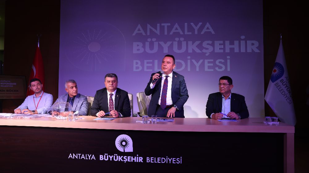 Antalya 'da  Yeni kurulan duraklarda hizmet verecek 335 taksi için kura çekimi yapıldı