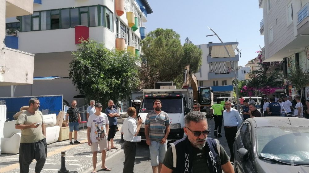 Antalya'da yıkımı gerçekleşecek binada gerginlik