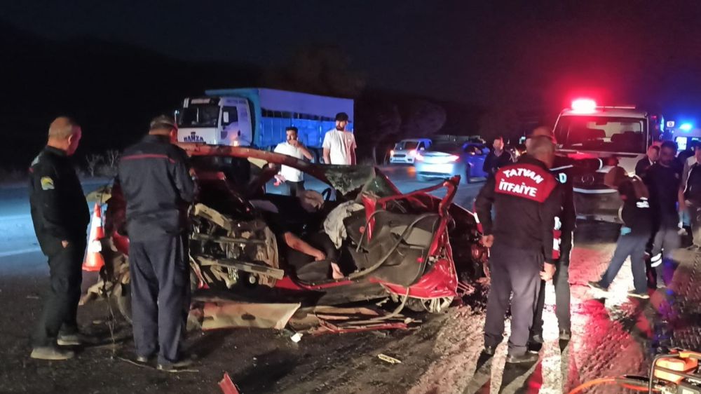 Bitlis Tatvan'da zincirleme trafik kazası: 1 ölü, 4 yaralı
