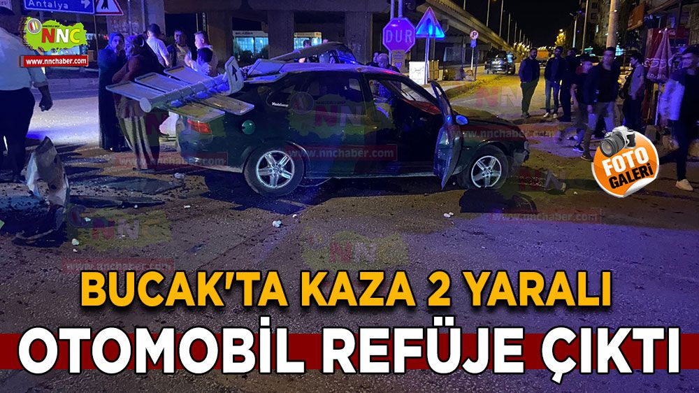 Bucak'ta kaza 2 yaralı; Otomobil refüje çıktı