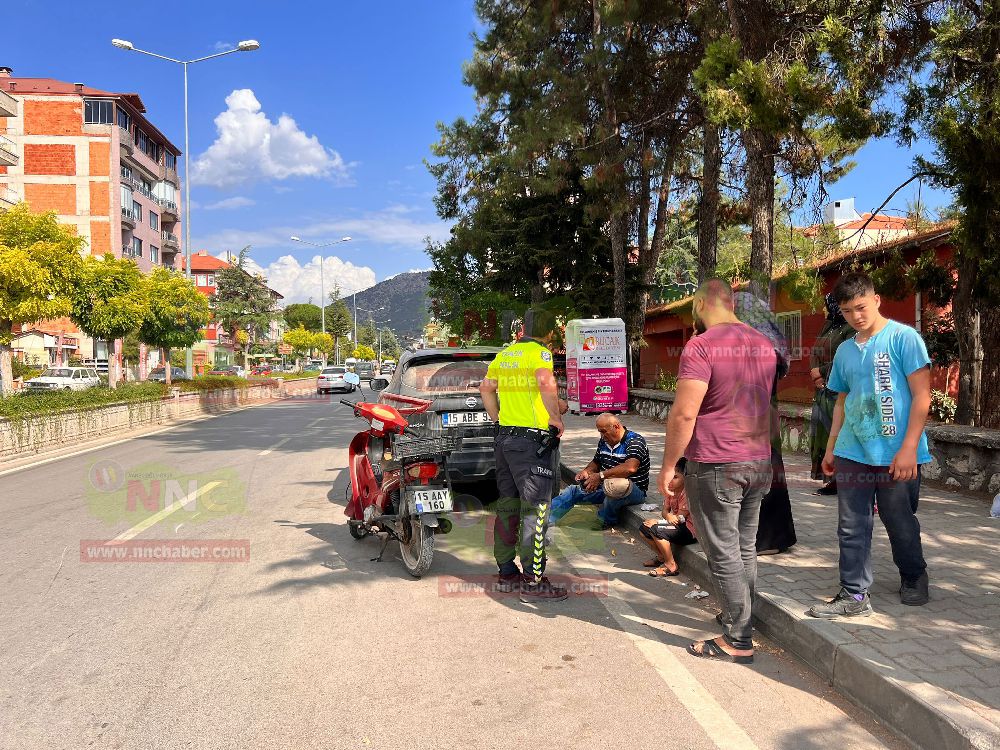 Bucak'ta motosiklet çocuğa çarptı
