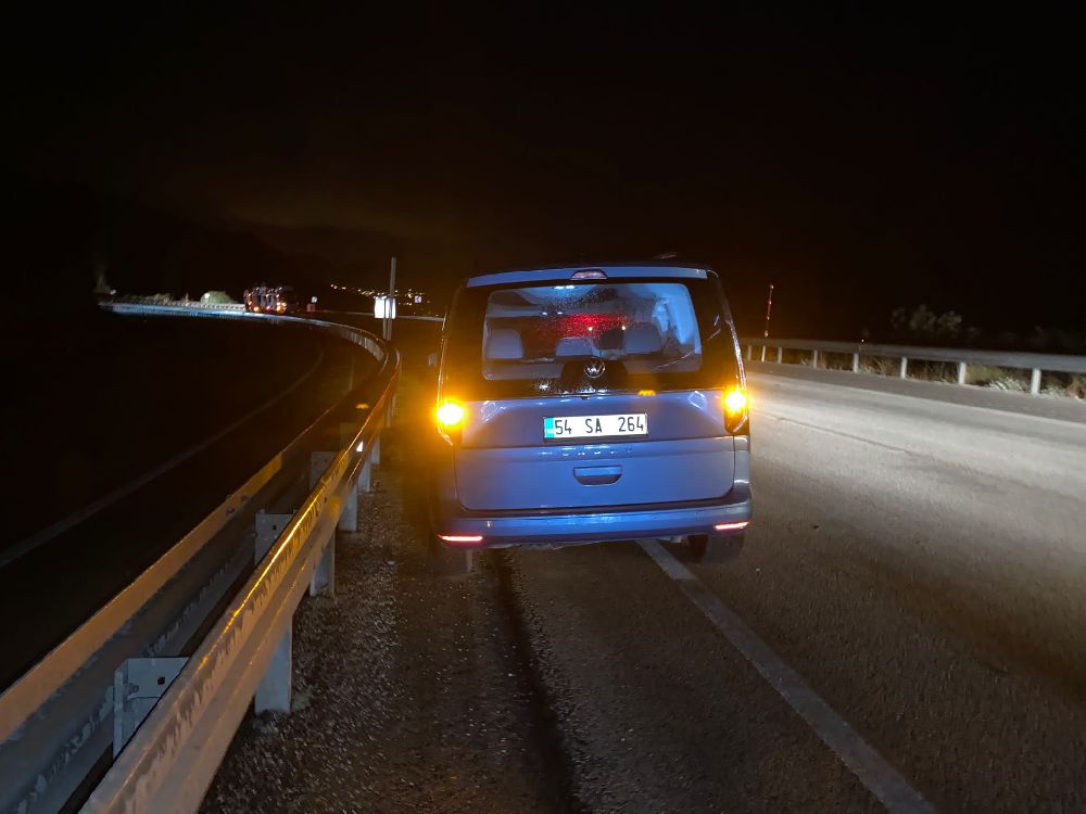 Burdur Antalya karayolunda kaza 3'ü çocuk 5 yaralı