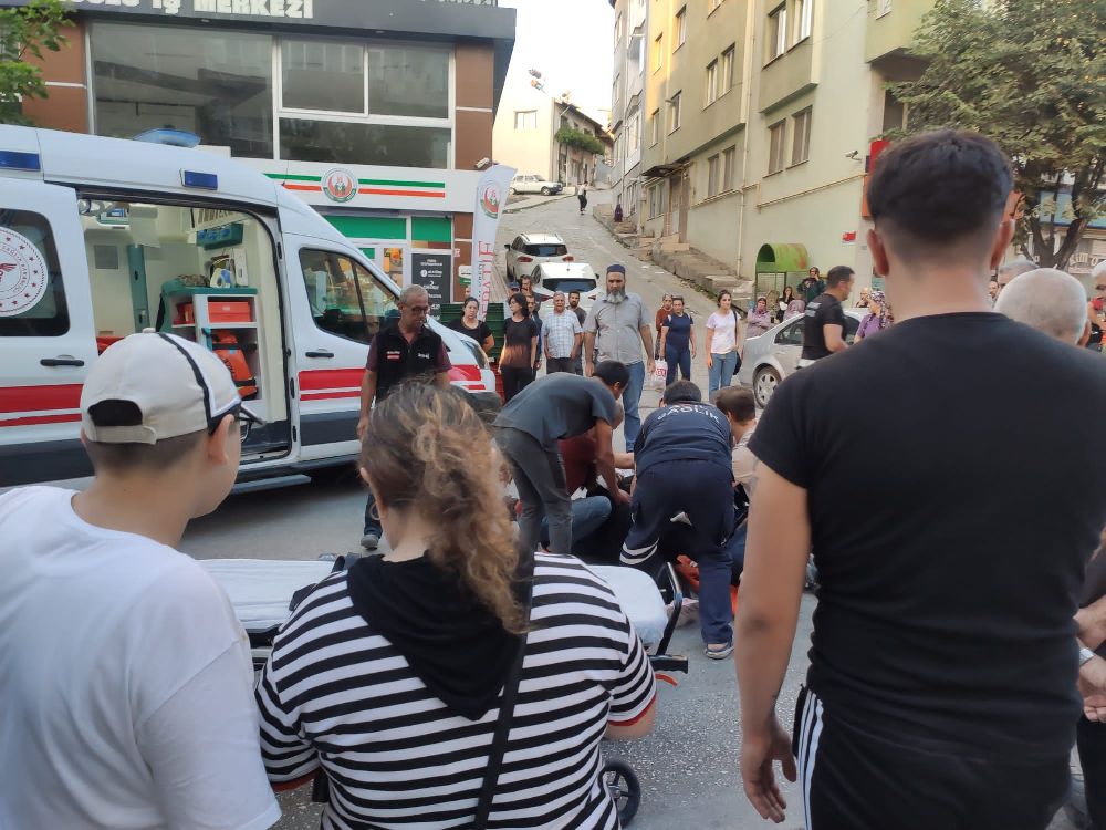 Burdur'da motosiklet kazası: Anne ve kızı yaralandı
