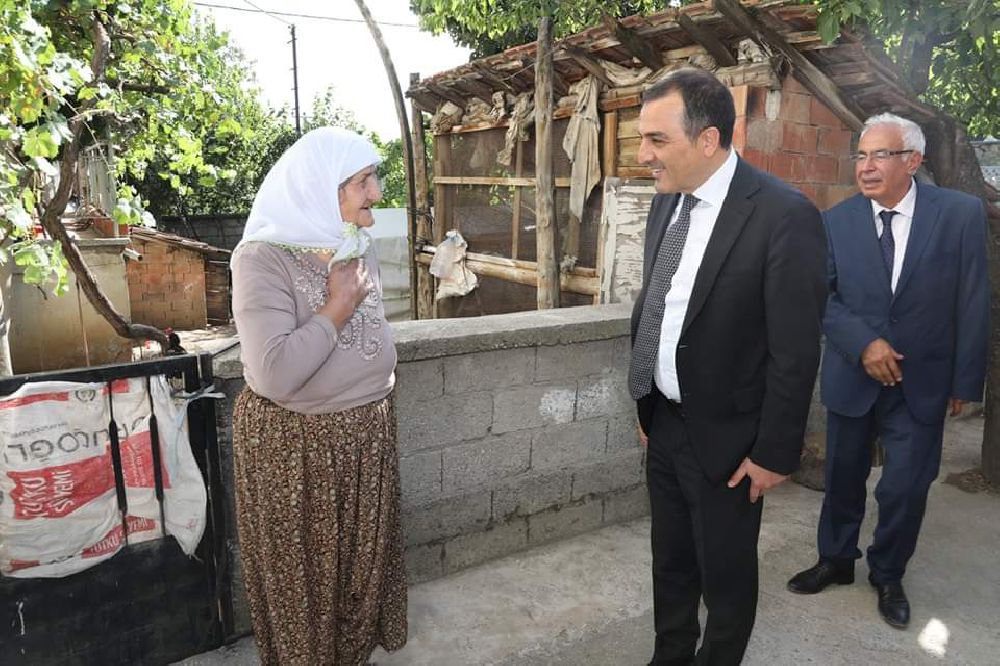 Burdur Valisi Türker Öksüz, Ağlasun'da vatandaşla iç içe