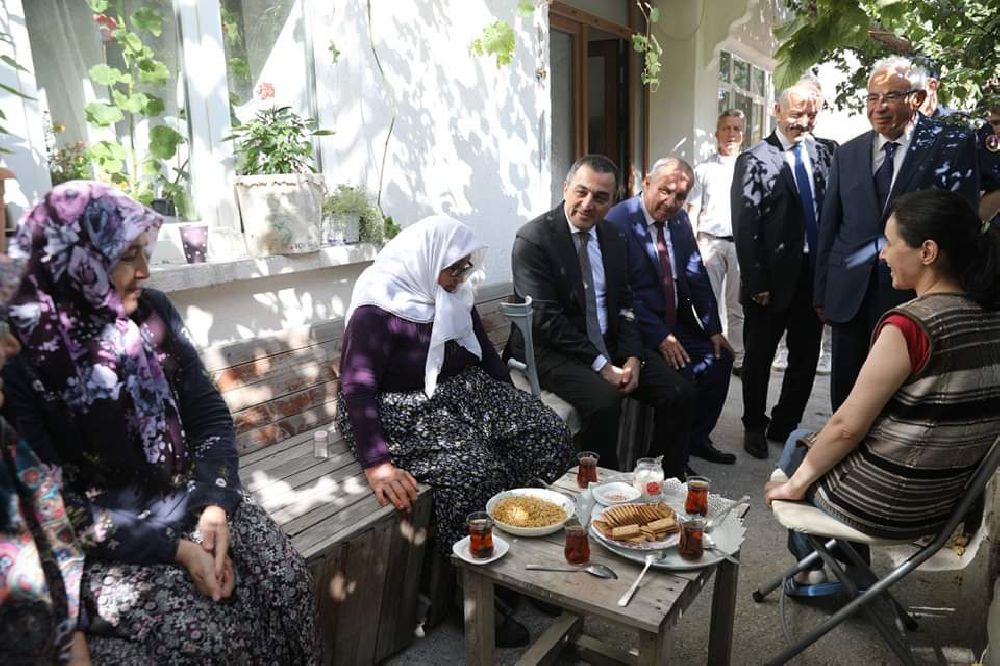 Burdur Valisi Türker Öksüz, Ağlasun'da vatandaşla iç içe