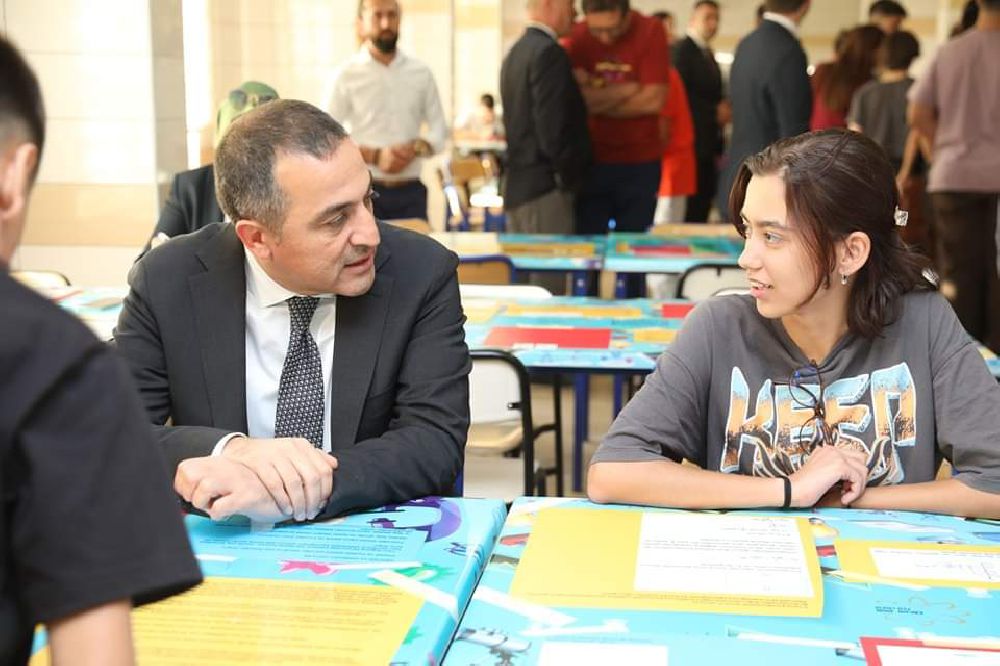 Burdur Valisi Türker Öksüz, Ercan Akın Fen Lisesi Pansiyonunda kalan öğrencilerle buluştu