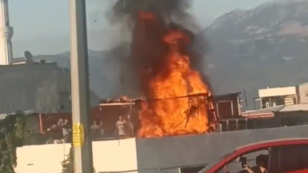  Bursa’da evin çatısında çıkan yangın paniğe neden oldu 