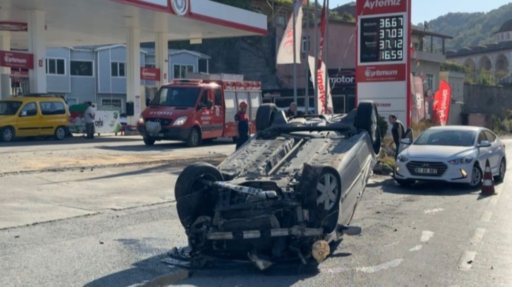 Ereğli 'de  trafik kazası: Takla atan araçtan kendi imkanıyla çıktı