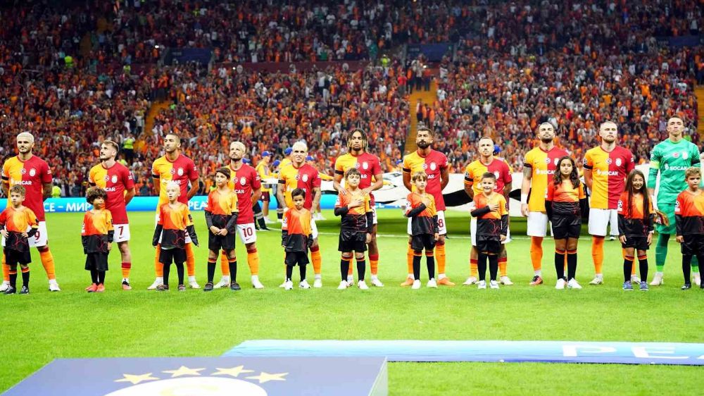 Galatasaray Teknik Direktörü Okan Buruk: “Beklentimiz 3 puandı ama 2-0’dan gelip 1 puan kazanmak da sevindirici“