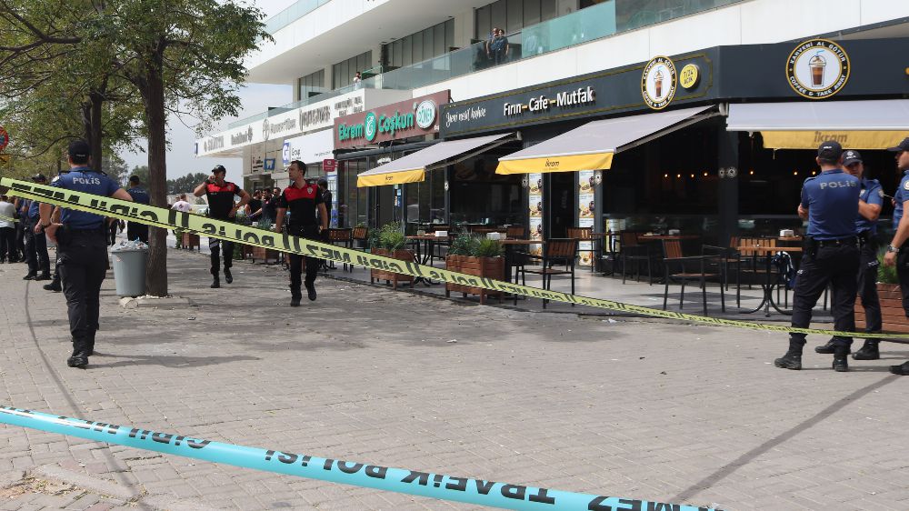 İzmir'de adliye önünde çatışma Ölü ve yaralı sayısı belli oldu