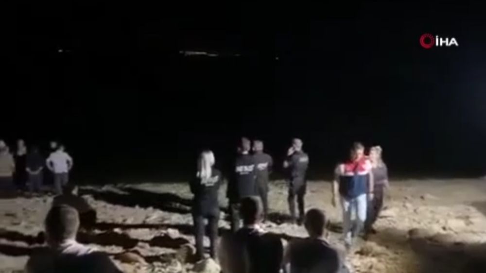 İzmir’de yangın  helikopteri Tahtalı Barajı’na düştü