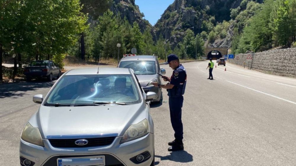 Jandarma ekipleri göçmen kaçakçılığı ve düzensiz göçle mücadele çalışmalarını kararlılıkla sürdürüyor 