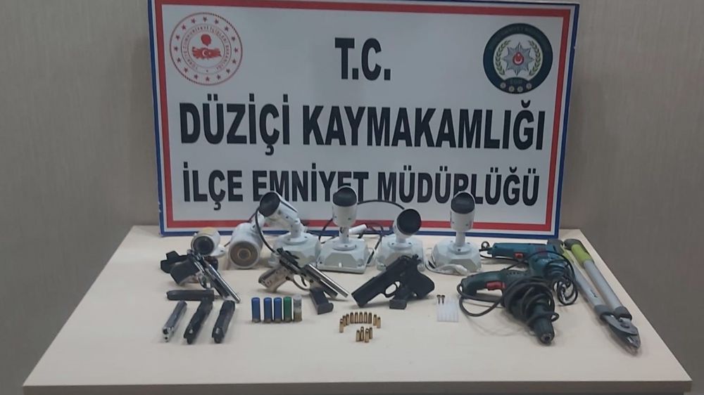 Osmaniye’de güvenlik kamerası çalan hırsızlar güvenlik kamerasından kaçamadı 