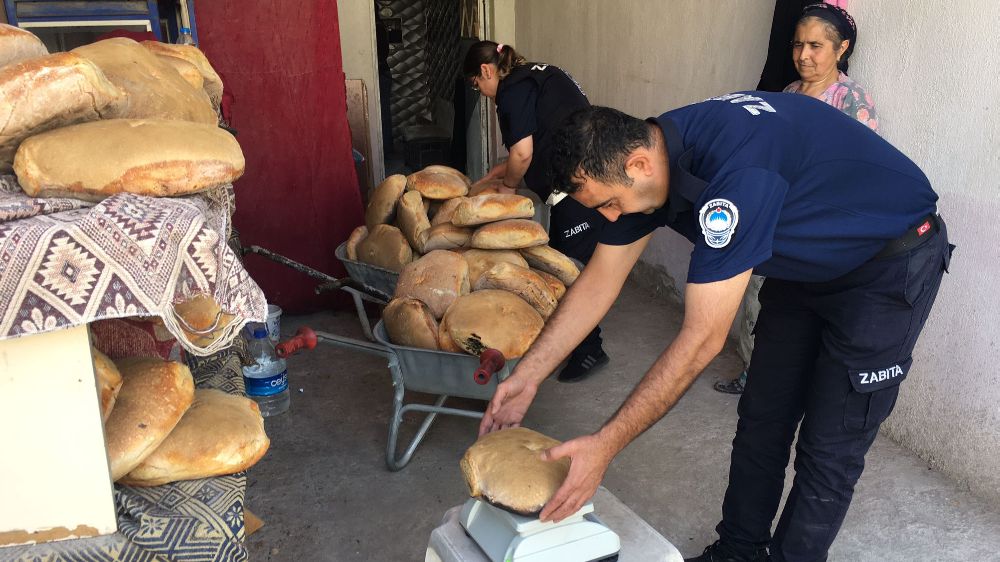 Sandıklı'da mahalle fırınlarında üretilen ve coğrafi işarete sahip patatesli köy ekmeği fırınları Denetlendi 
