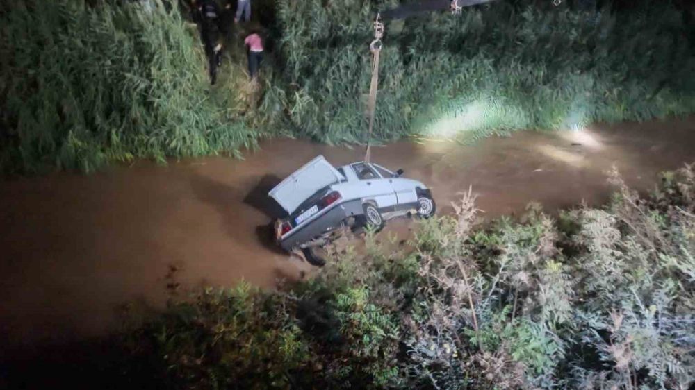 Şanlıurfa Harran'da  otomobil sulama kanalına devrildi: Anne ve 2 Çocuk Hayatını Kaybetti