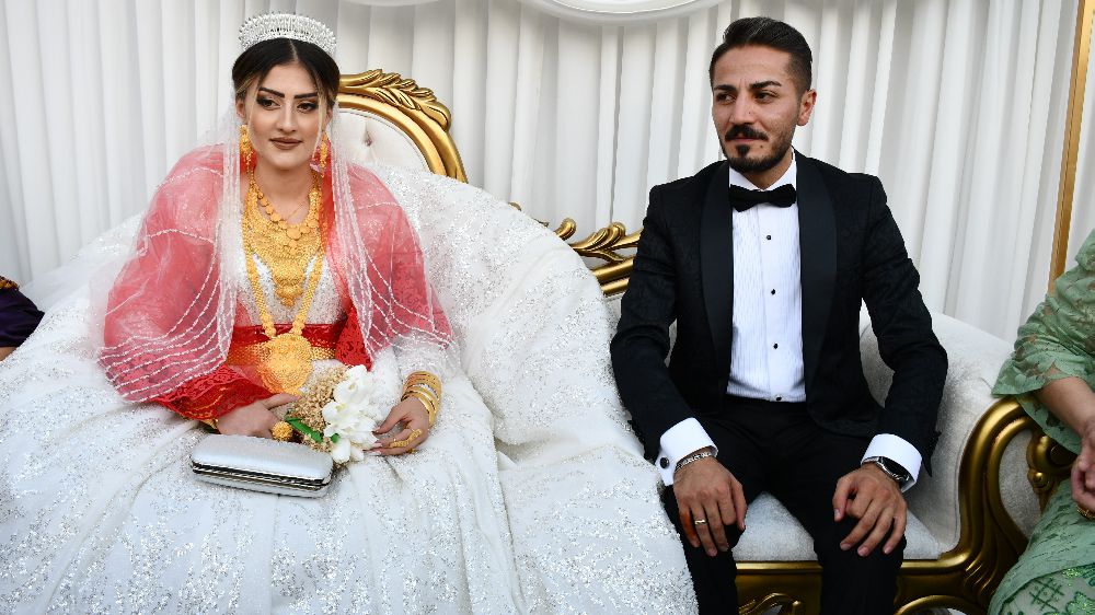 Şırnak'ta 7 bin kişilik aşiret düğününde 5 milyonluk takı takıldı