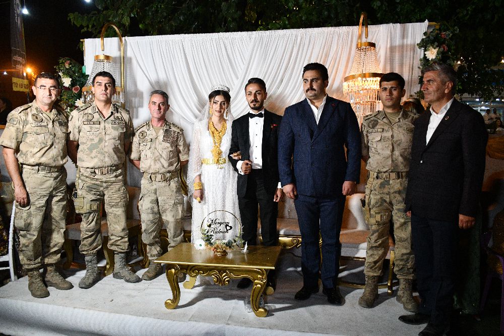 Şırnak'ta 7 bin kişilik aşiret düğününde 5 milyonluk takı takıldı