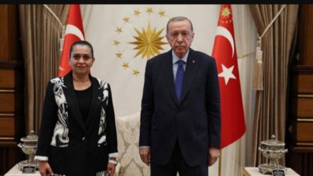 Ziraat Mühendisi Gülçin Özboz Antalya  Ak Parti  Kadın Kolları Başkanı 