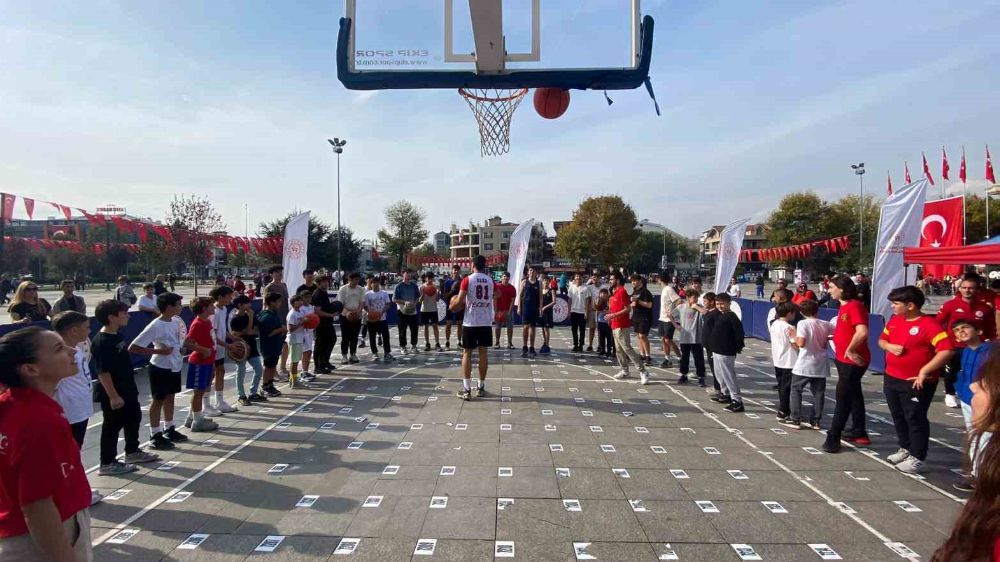 100. yıl 100 genç 100 basket etkinliği İsa Yazıcı'nın katılımıyla gerçekleşti