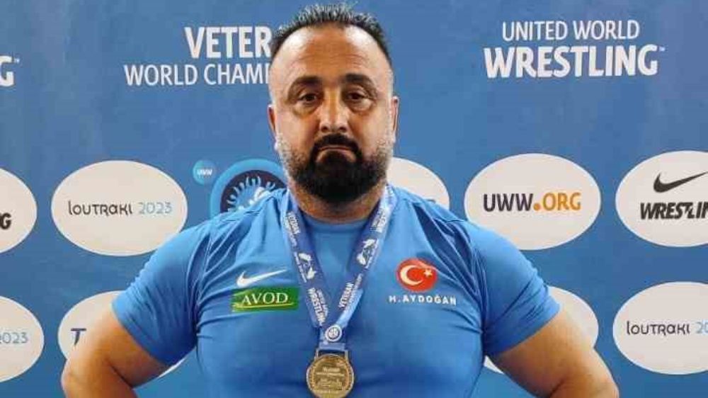Afyonkarahisarlı milli güreşçi Türkiye'ye 2'cilik getirdi