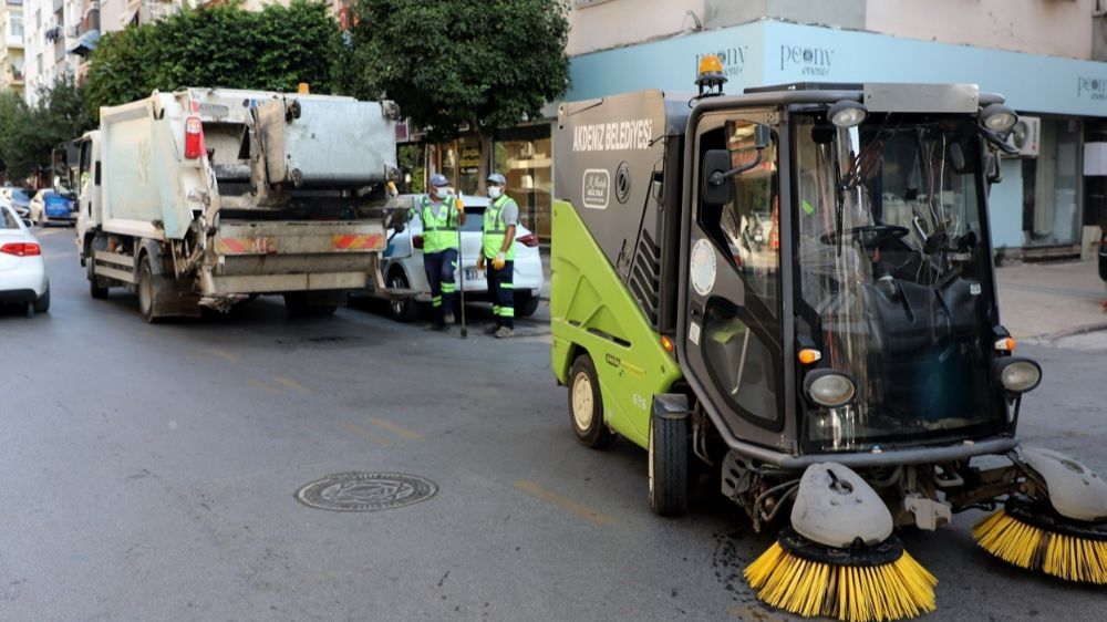Akdeniz'de sokak temizliği 