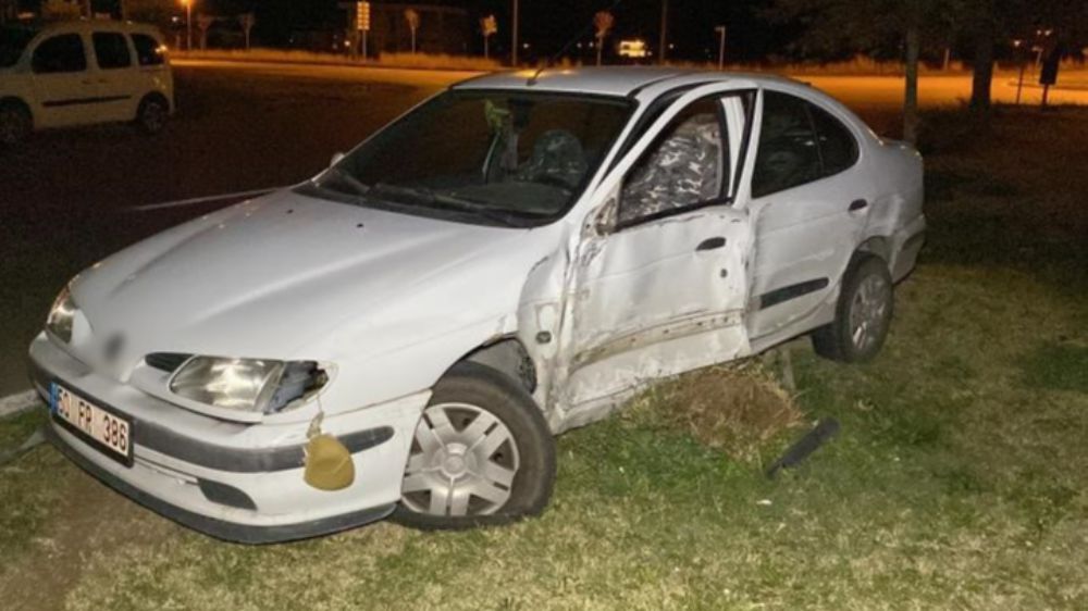 Aksaray'da ehliyetsiz ve alkollü sürücü kaza yaptı