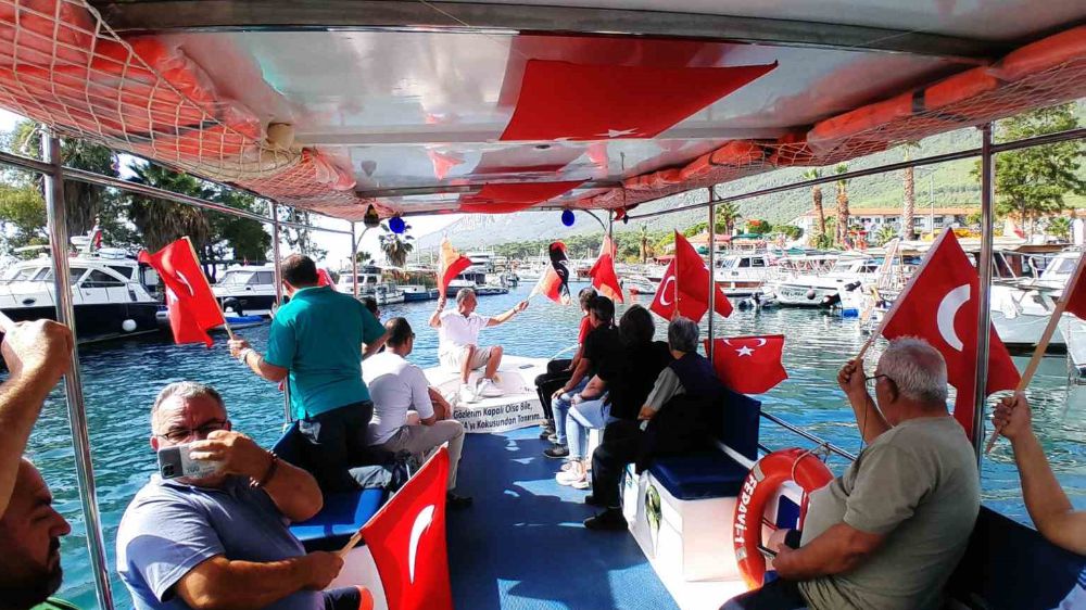 Akyaka’da Cumhuriyet Bayramı  Azmak tekne turunda kutlandı