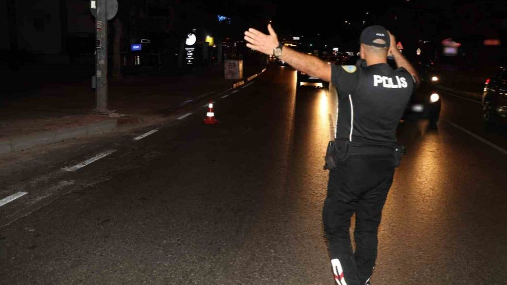Antalya’da şok yol uygulaması; 744 kişi sorgulandı