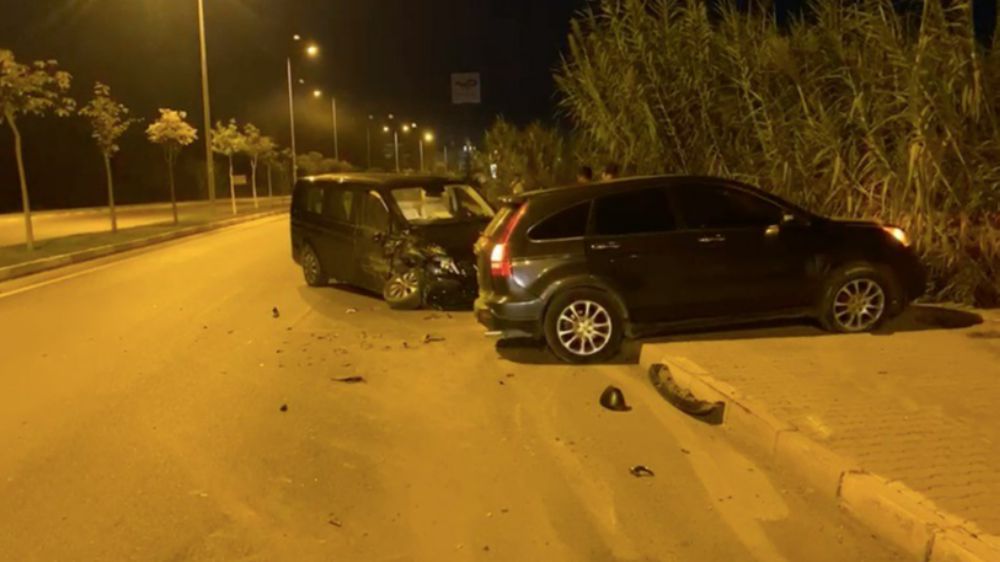 Antalya kaza VİP araç sürücüsü yaralandı