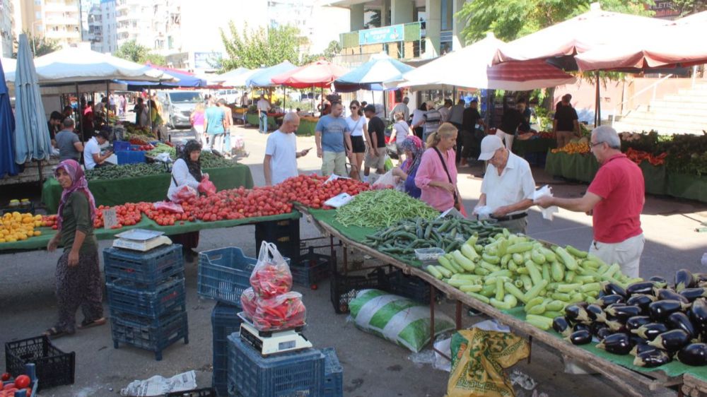 Antalya Toptancı Halinde Sebze ve meyve fiyatları rekora koşuyor
