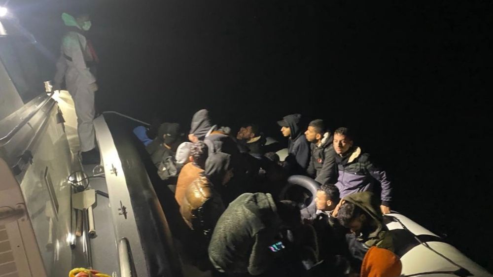 Ayvacık'ta kaçak göçmen operasyonu