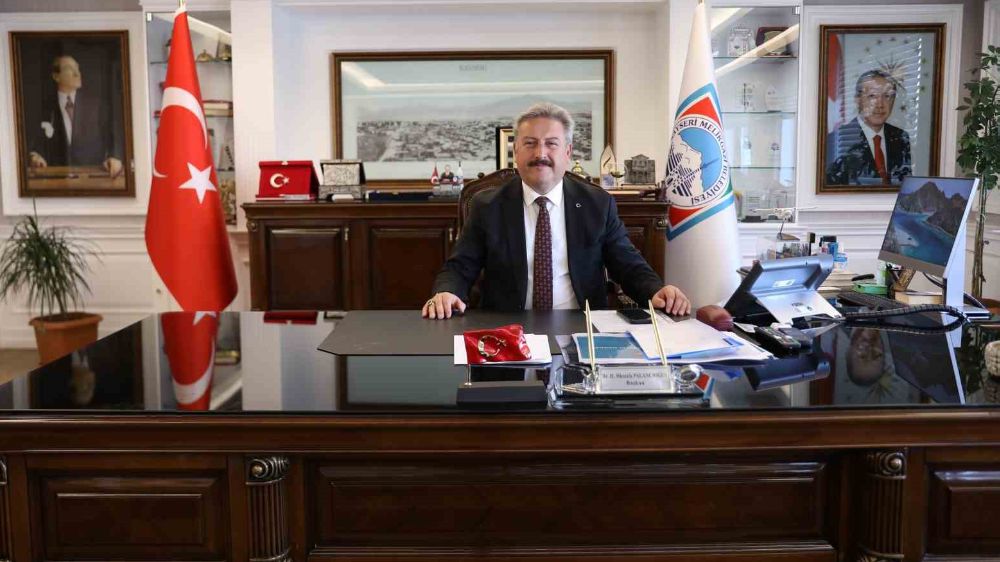 Başkan Palancıoğlu Muhtarlar gününü kutladı 