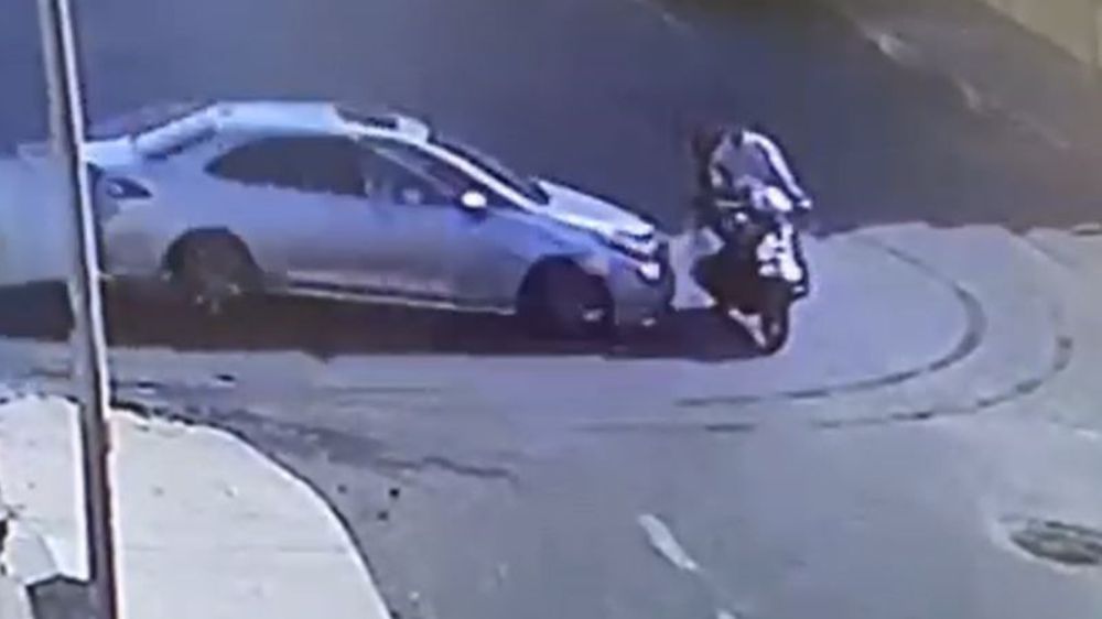 Beylikdüzü’nde motosiklet ile otomobil karıştığı kazada 1 kişi yaralandı