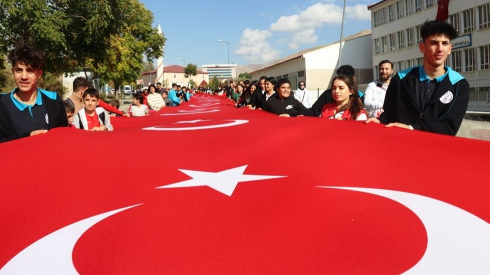 Bitlis’te 29 Ekim kutlamaları