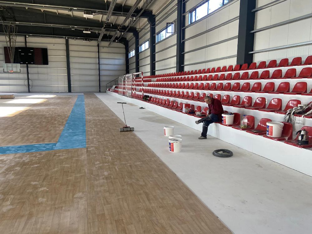 Bucak'ta Kapalı Spor Salonunda sona geliniyor