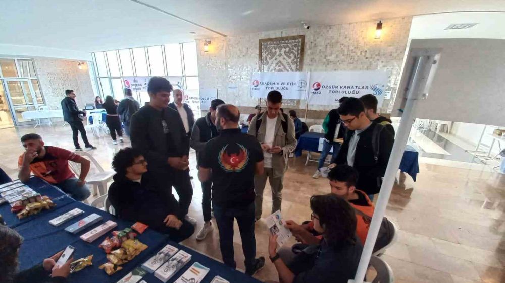 Burdur’da emniyet ekiplerinden üniversite öğrencilerine bilgilendirme faaliyeti düzenlendi