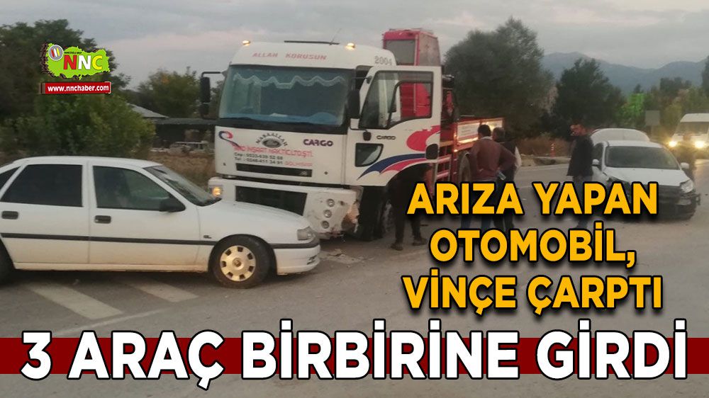 Burdur'da zincirleme kaza: 3 araç birbirine girdi