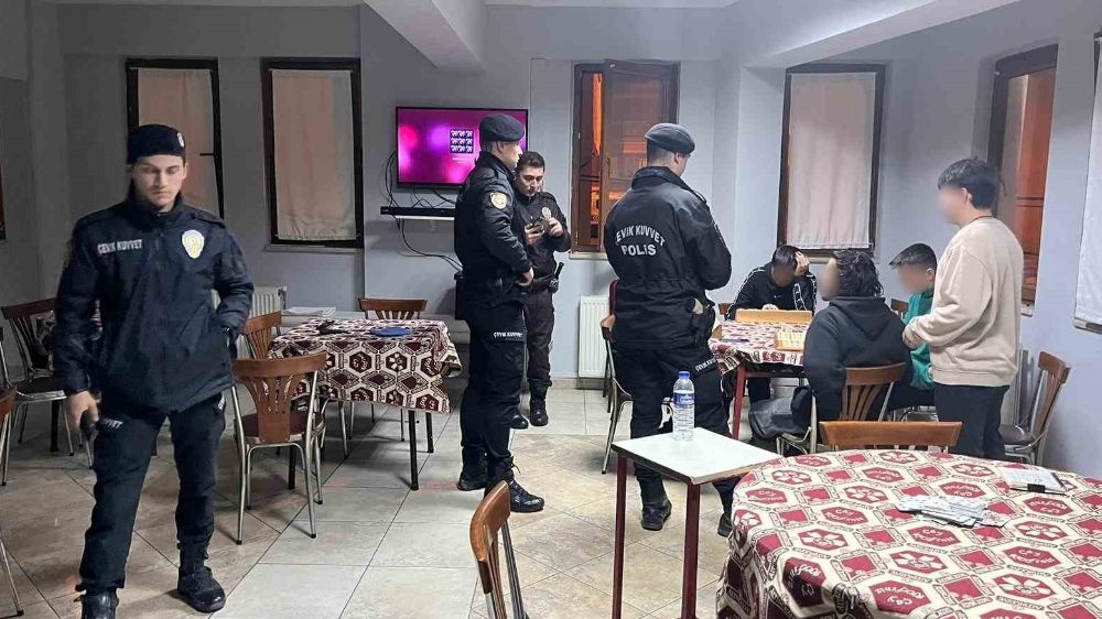 Bursa polisi operasyonlara ara vermeden devam ediyor