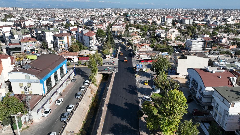 Büyükşehir’den Şelale Caddesi’ne sıcak asfalt çalışması