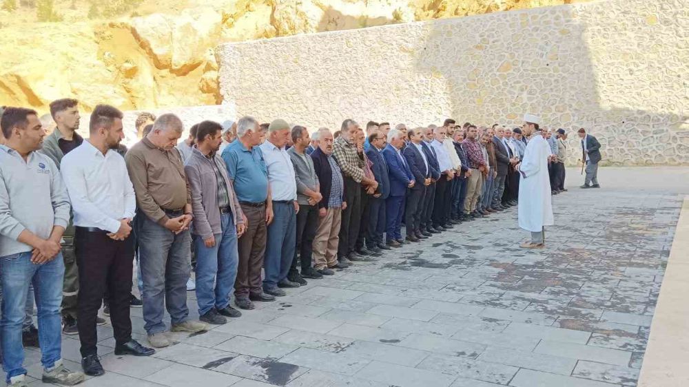 Çelikhan’da Filistinliler için dualar edildi, namaz kılındı