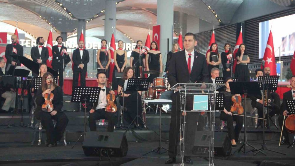 Cumhuriyet Bayramı kutlanan  İstanbul Havalimanı’ndan renkli görüntüler